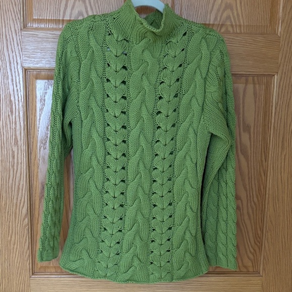 Elegant Neve Designs Wool Green Cable Knit Turtleneck Sweater - Picture 3 of 5